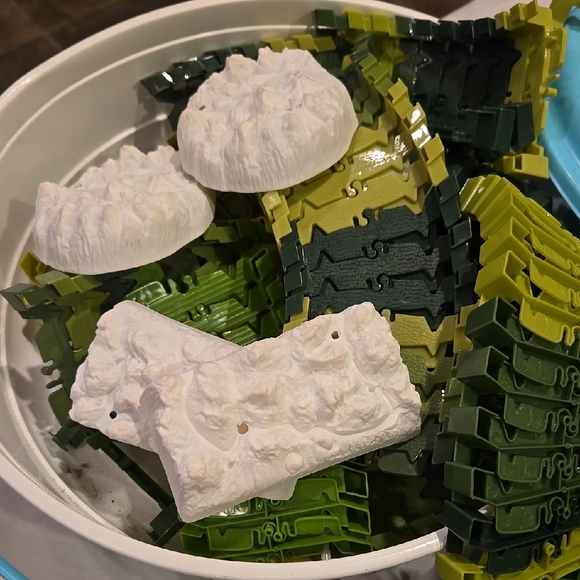 Dinosaur flexible race track - Picture 1 of 5